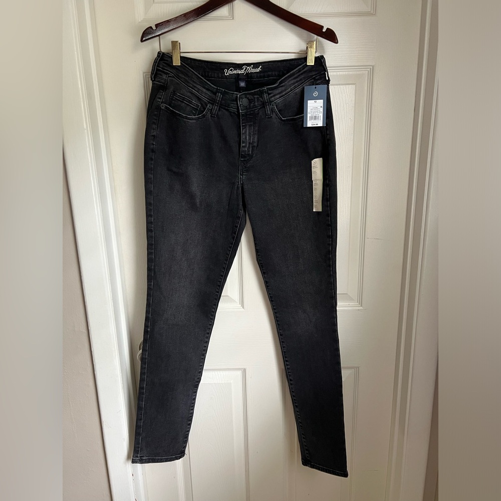 UNIVERSAL THREAD JEANS